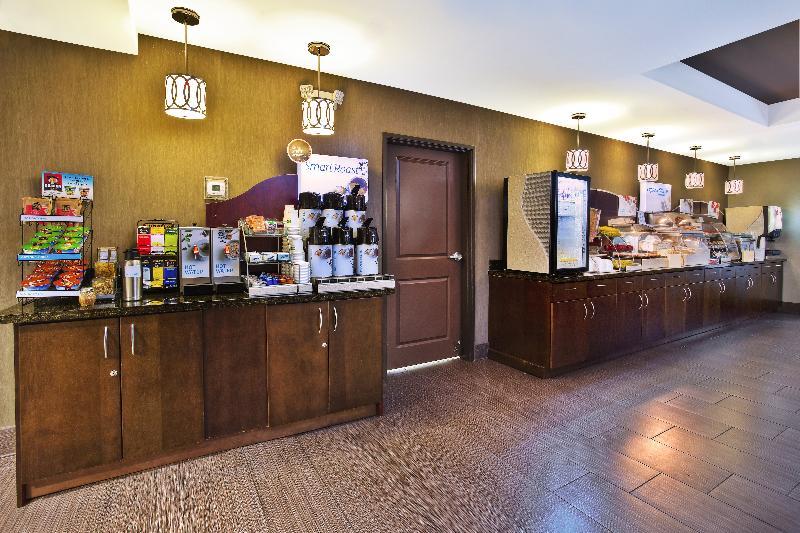 Holiday Inn Express Hastings By Ihg Esterno foto